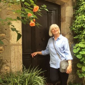 Meet your Posher, Danielle